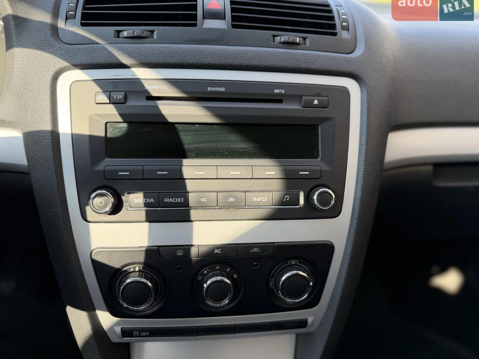 2011 Skoda Octavia - мініатюра 16