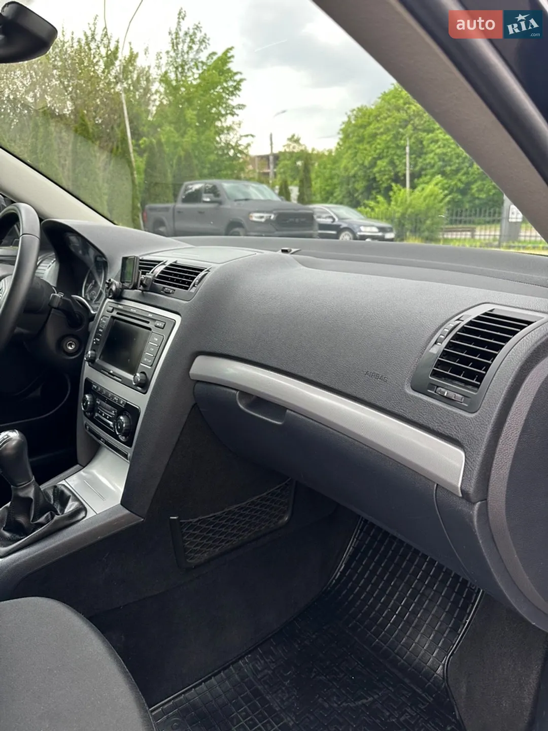 2010 Skoda Octavia - мініатюра 19