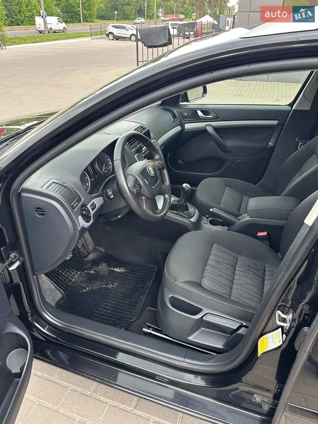 2010 Skoda Octavia - мініатюра 17