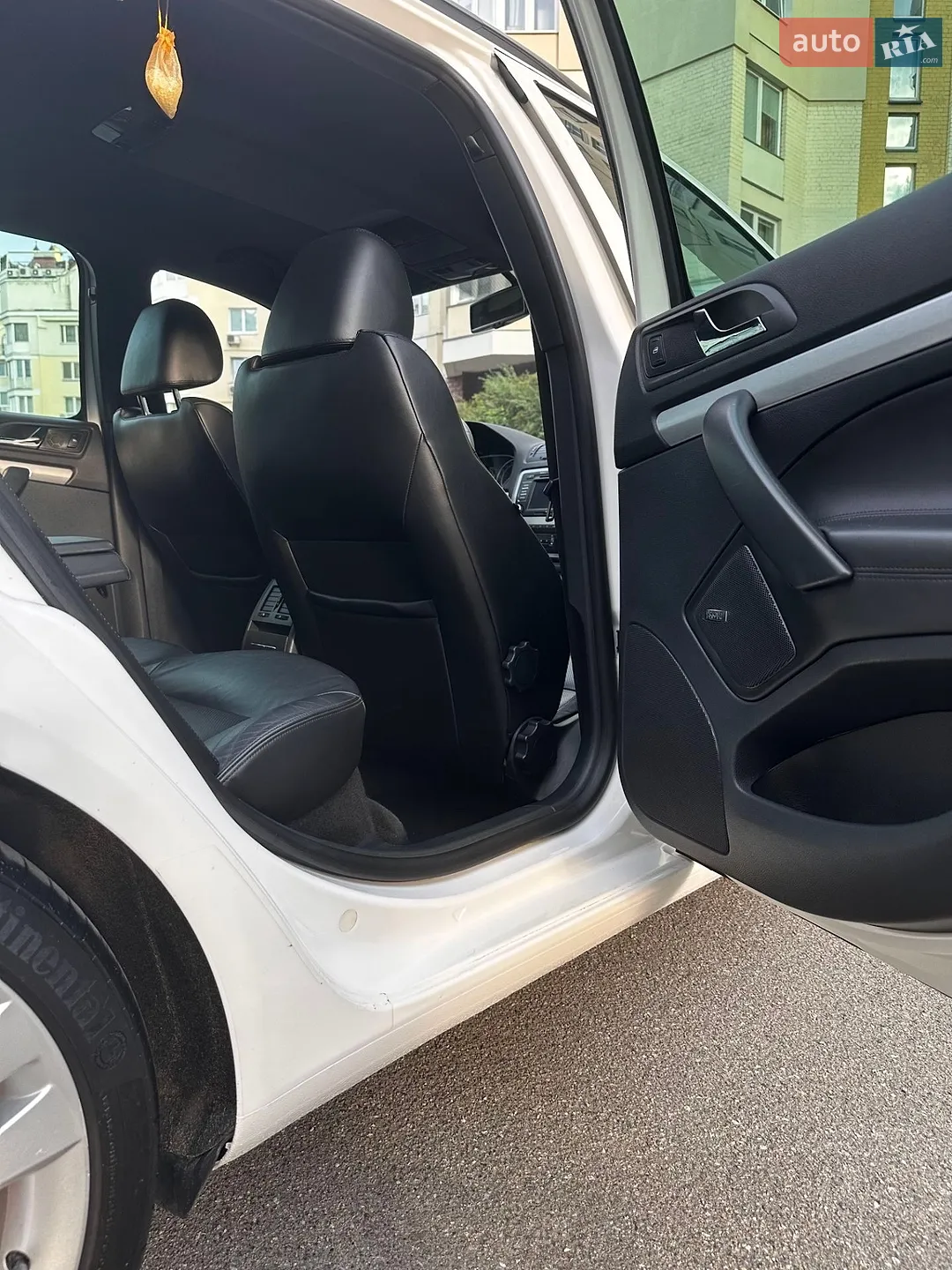 2010 Skoda Octavia - мініатюра 14