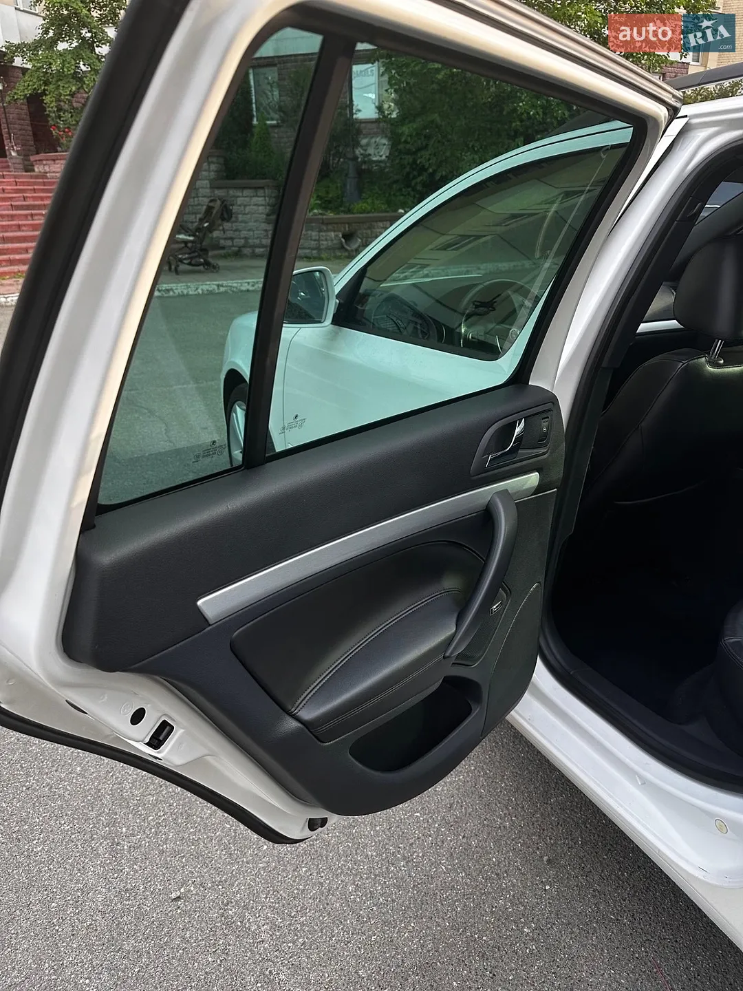 2010 Skoda Octavia - мініатюра 18