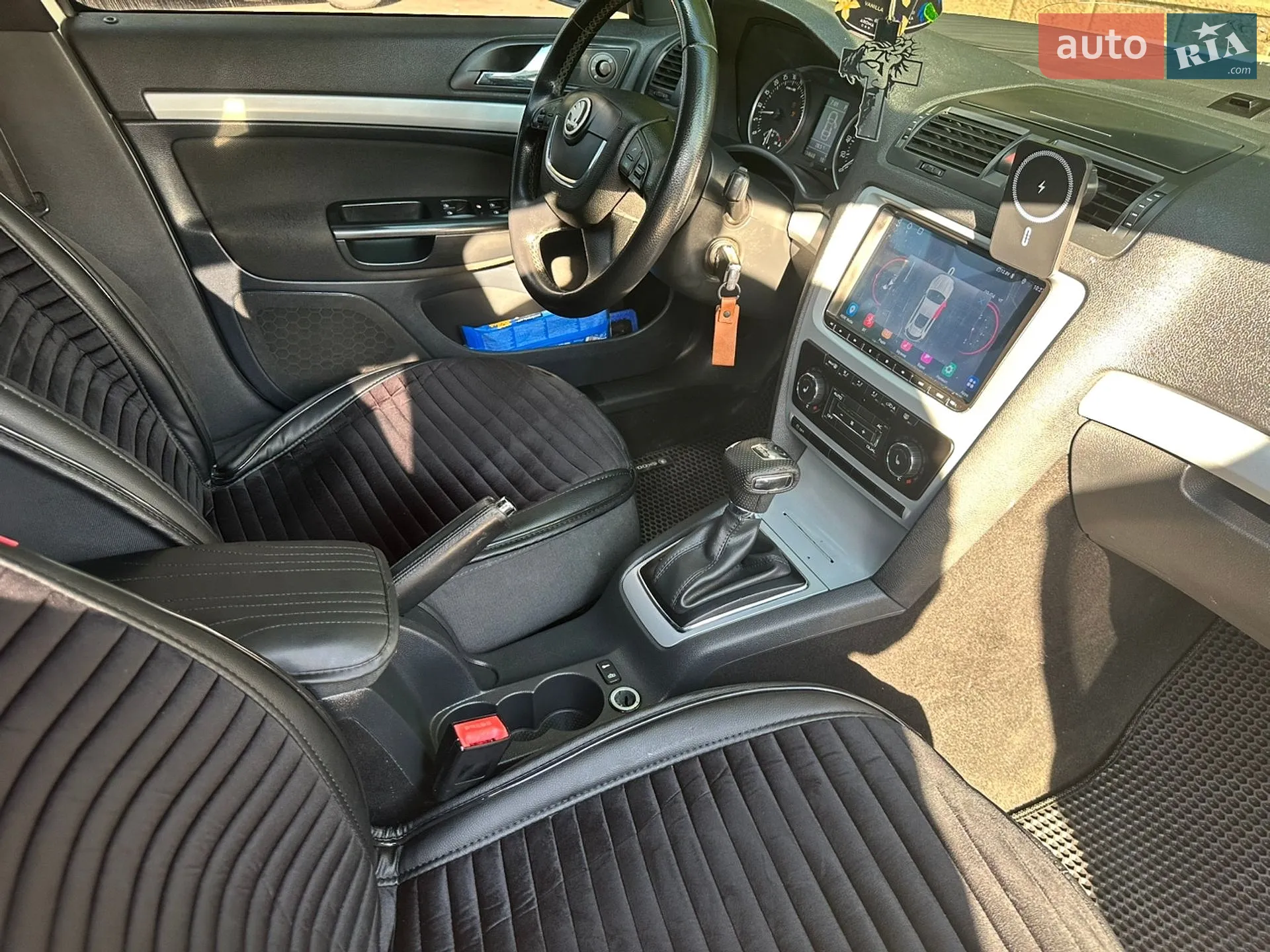 2010 Skoda Octavia - мініатюра 2