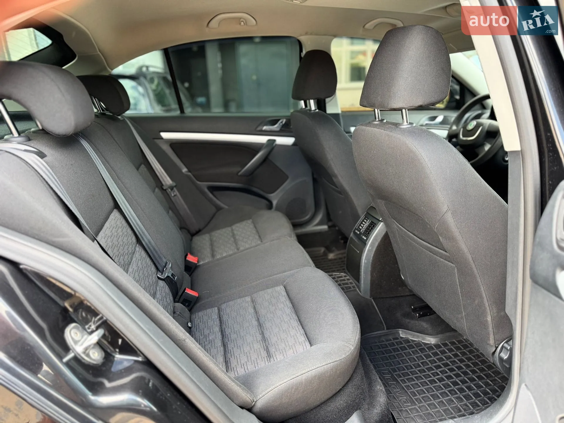 2011 Skoda Octavia - мініатюра 47