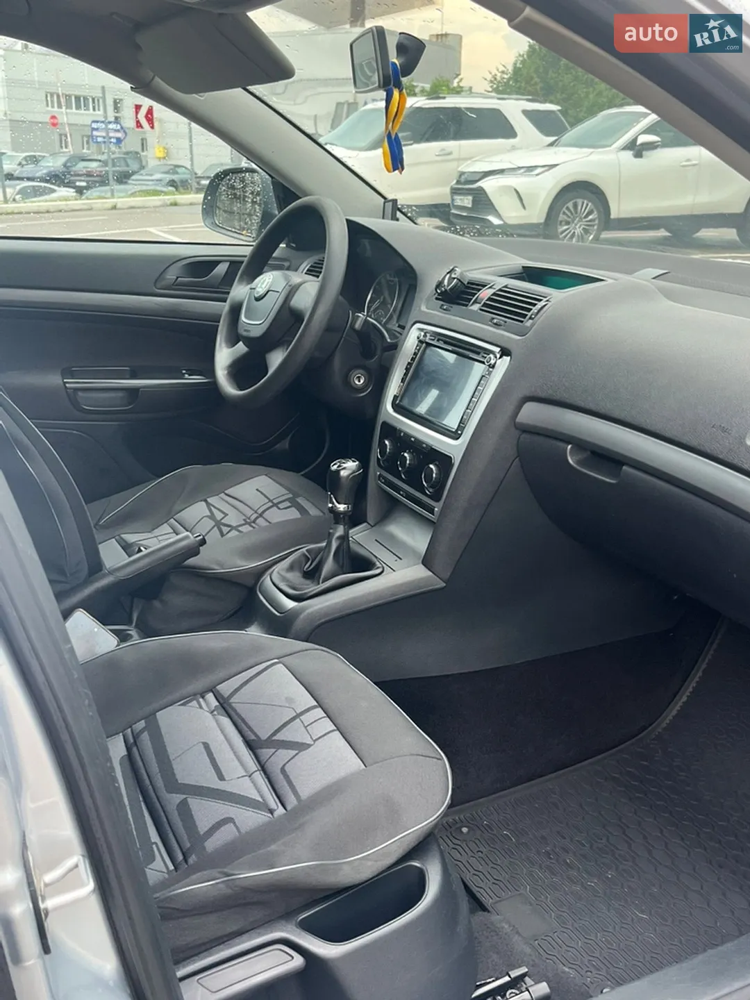 Skoda Octavia 2011 VIN TMBJT61Z3C2086859 фото оголошення 5 з 12