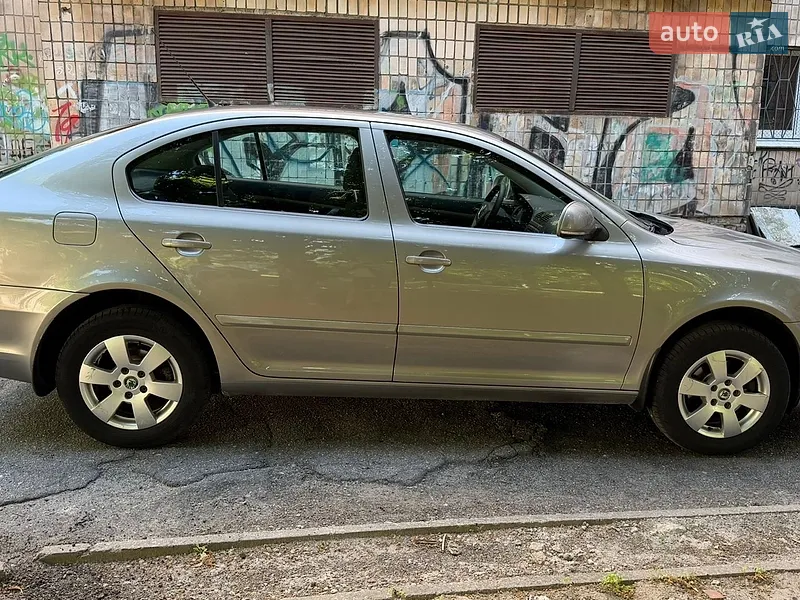 Skoda Octavia 2010 VIN TMBBA41ZXBB151364 фото оголошення 2 з 44