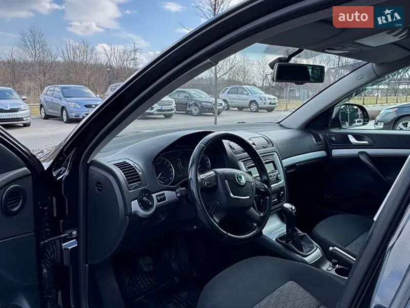 Skoda Octavia 2012 VIN TMBHT61Z3C2146623 фото оголошення 5 з 49