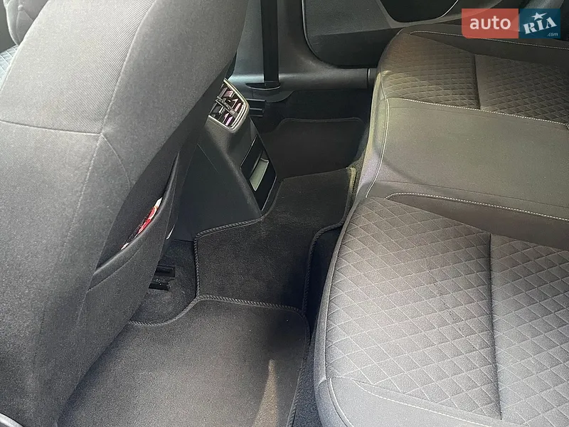 Skoda Octavia 2017 VIN TMBJJ7NE8J0092653 фото оголошення 12 з 55