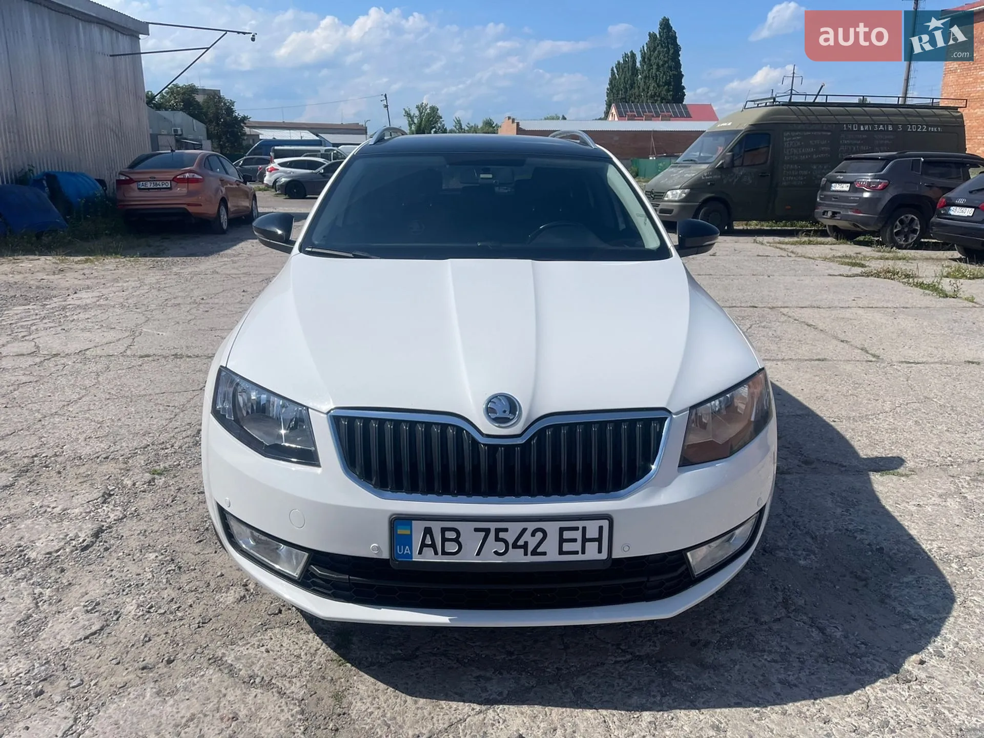Skoda Octavia 2014 VIN TMBJG7NE8E0156002 фото оголошення 3 з 22