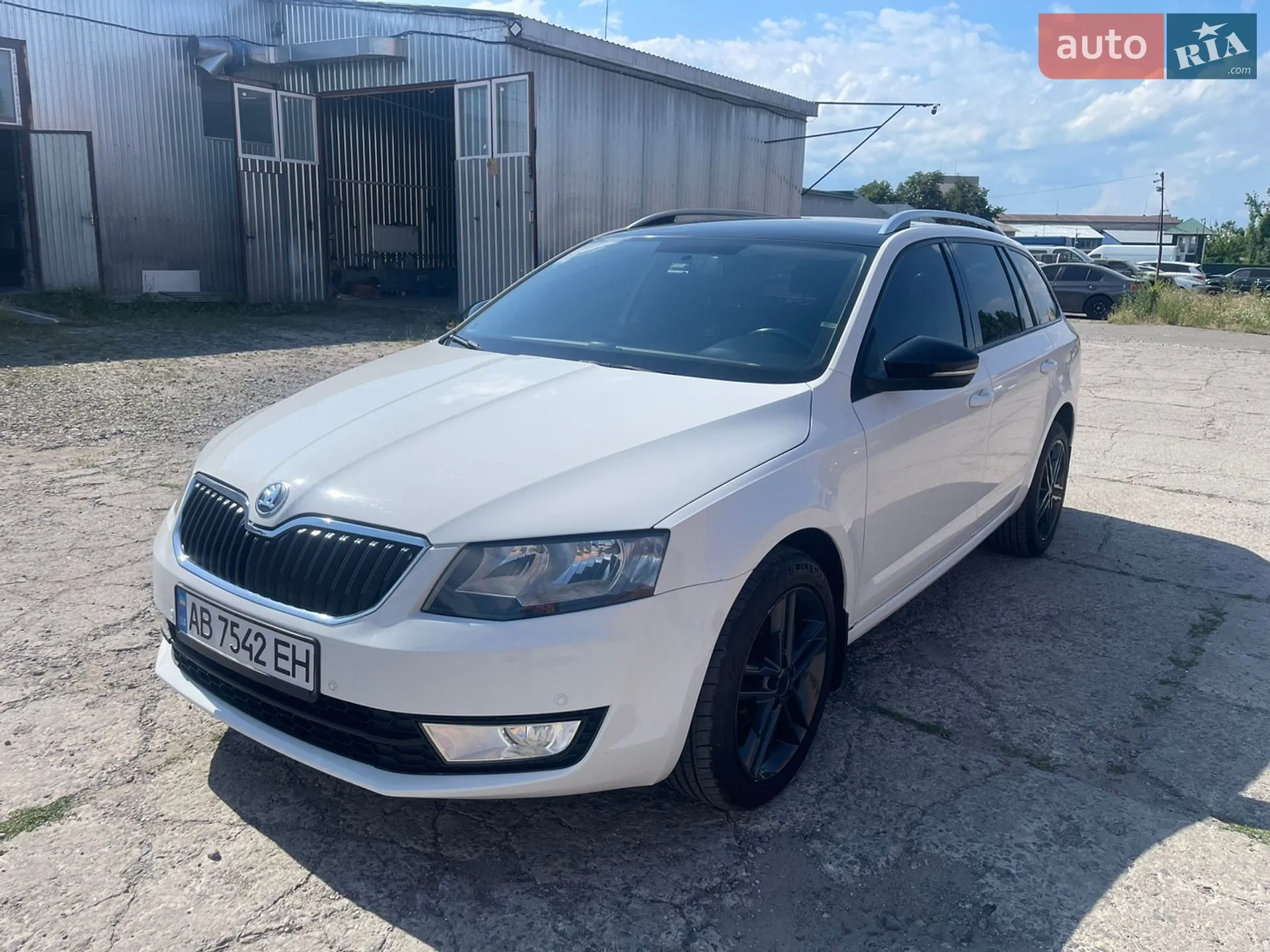 Skoda Octavia 2014 VIN TMBJG7NE8E0156002 фото оголошення 4 з 22