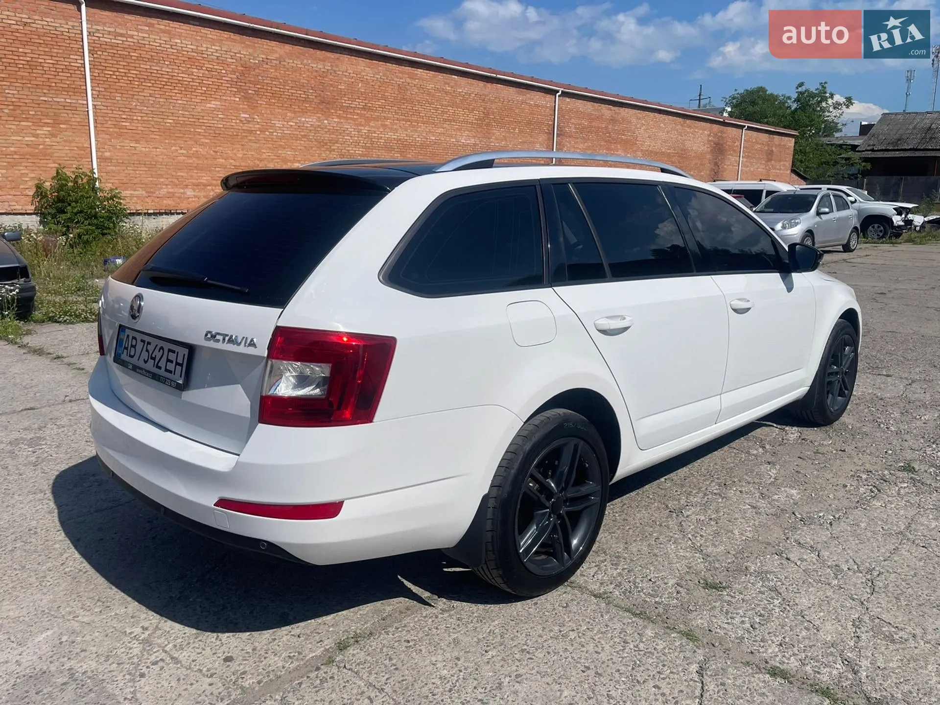 Skoda Octavia 2014 VIN TMBJG7NE8E0156002 фото оголошення 7 з 22