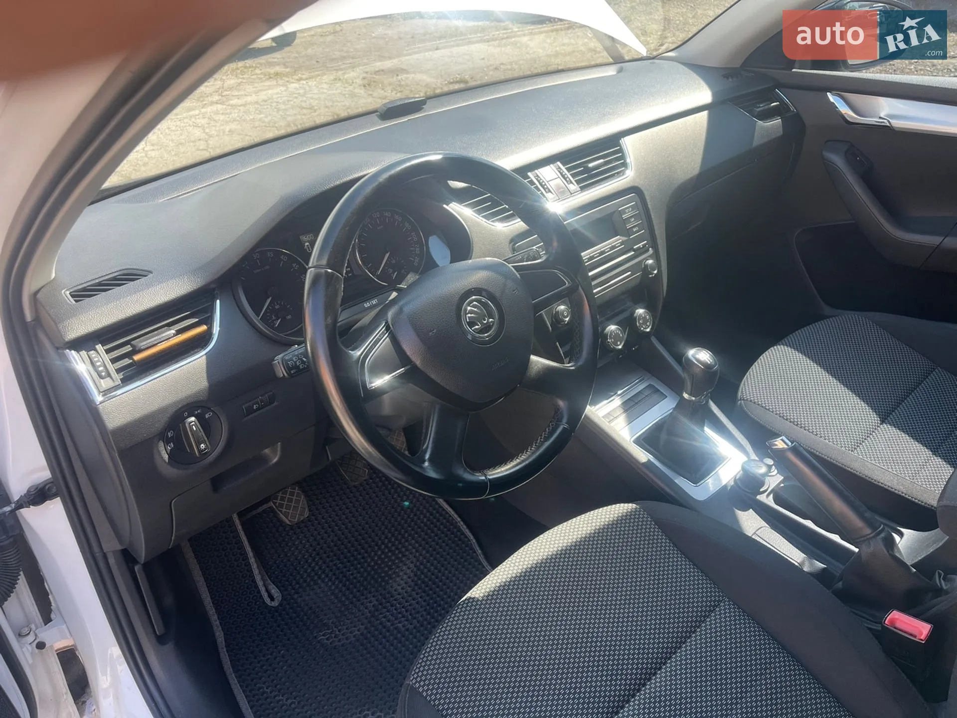 Skoda Octavia 2014 VIN TMBJG7NE8E0156002 фото оголошення 10 з 22