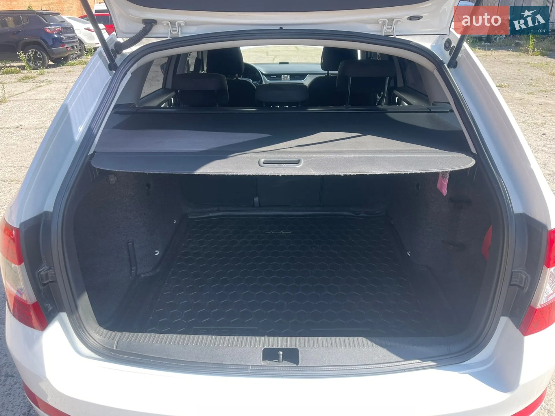 Skoda Octavia 2014 VIN TMBJG7NE8E0156002 фото оголошення 15 з 22