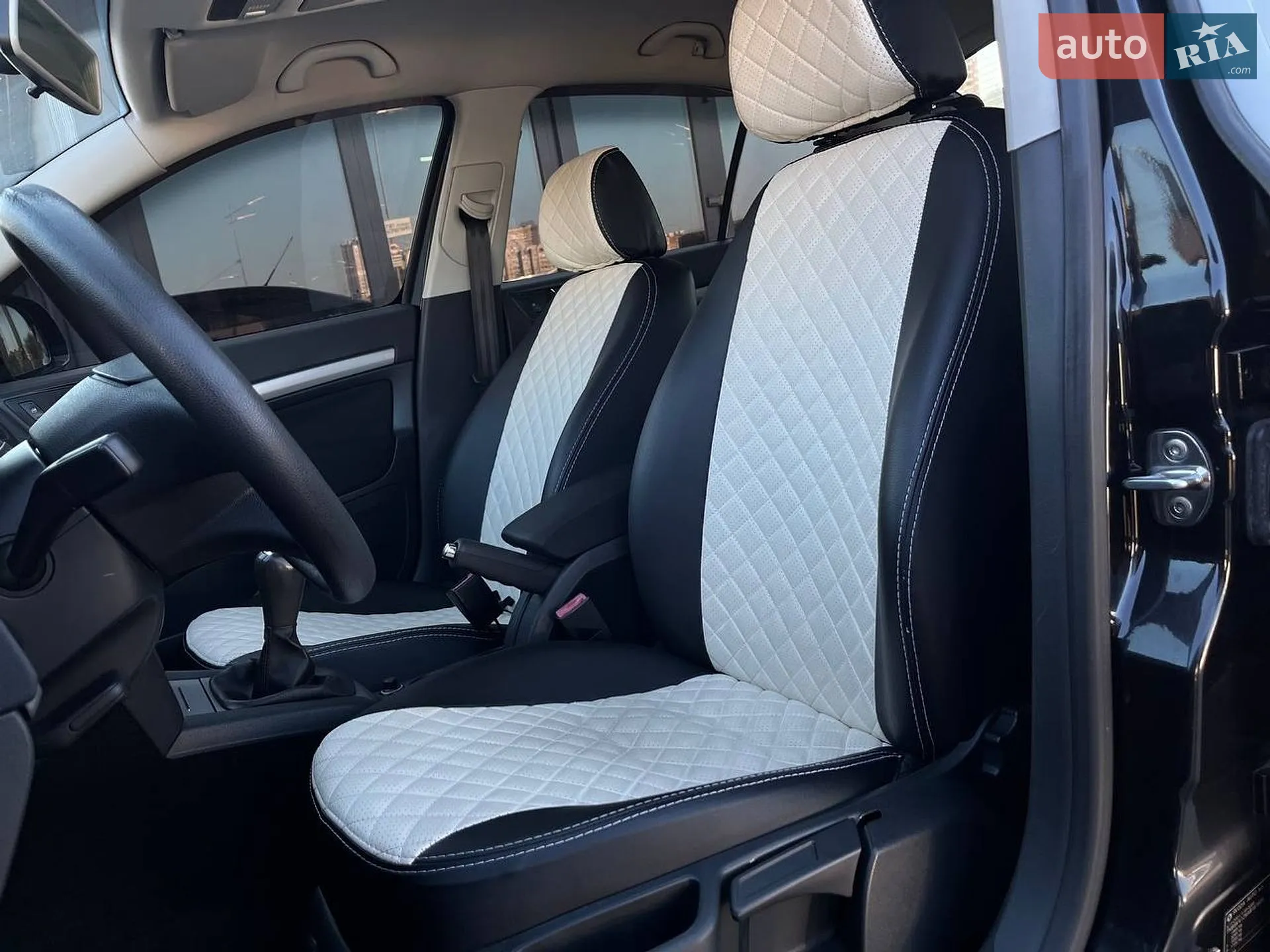 2010 Skoda Octavia - мініатюра 9