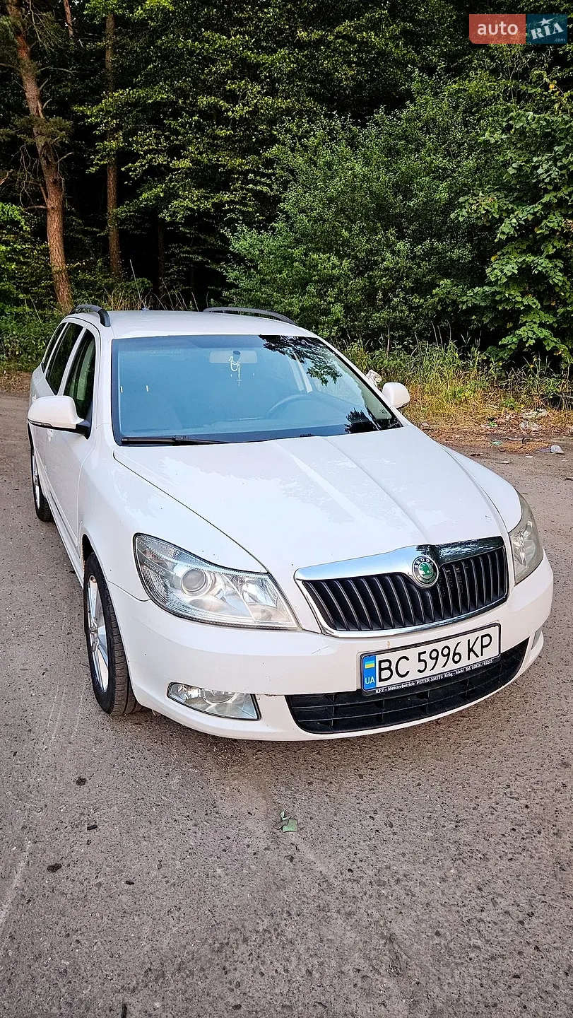 2010 Skoda Octavia - мініатюра 12