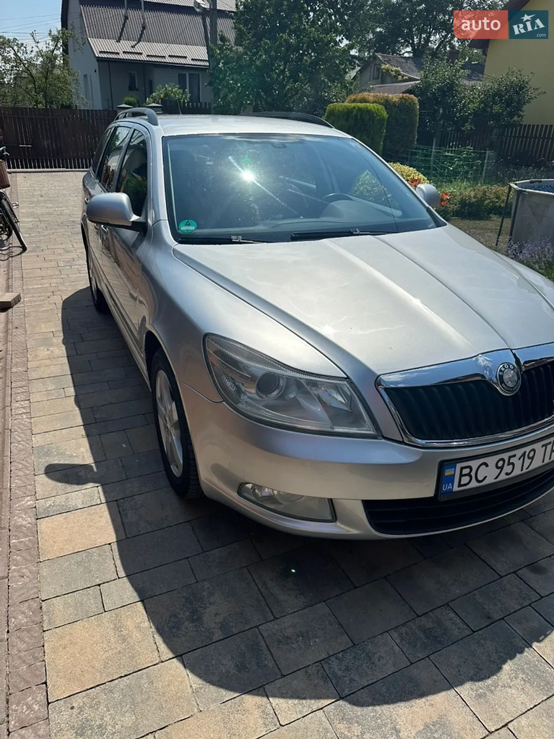 2010 Skoda Octavia - мініатюра 2
