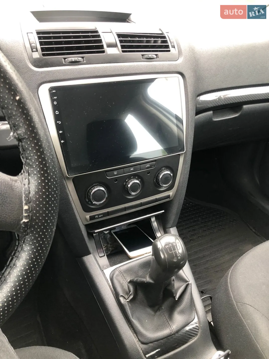2010 Skoda Octavia - мініатюра 9
