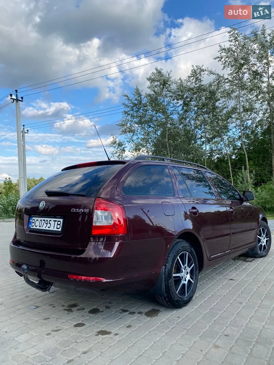 2010 Skoda Octavia - мініатюра 13