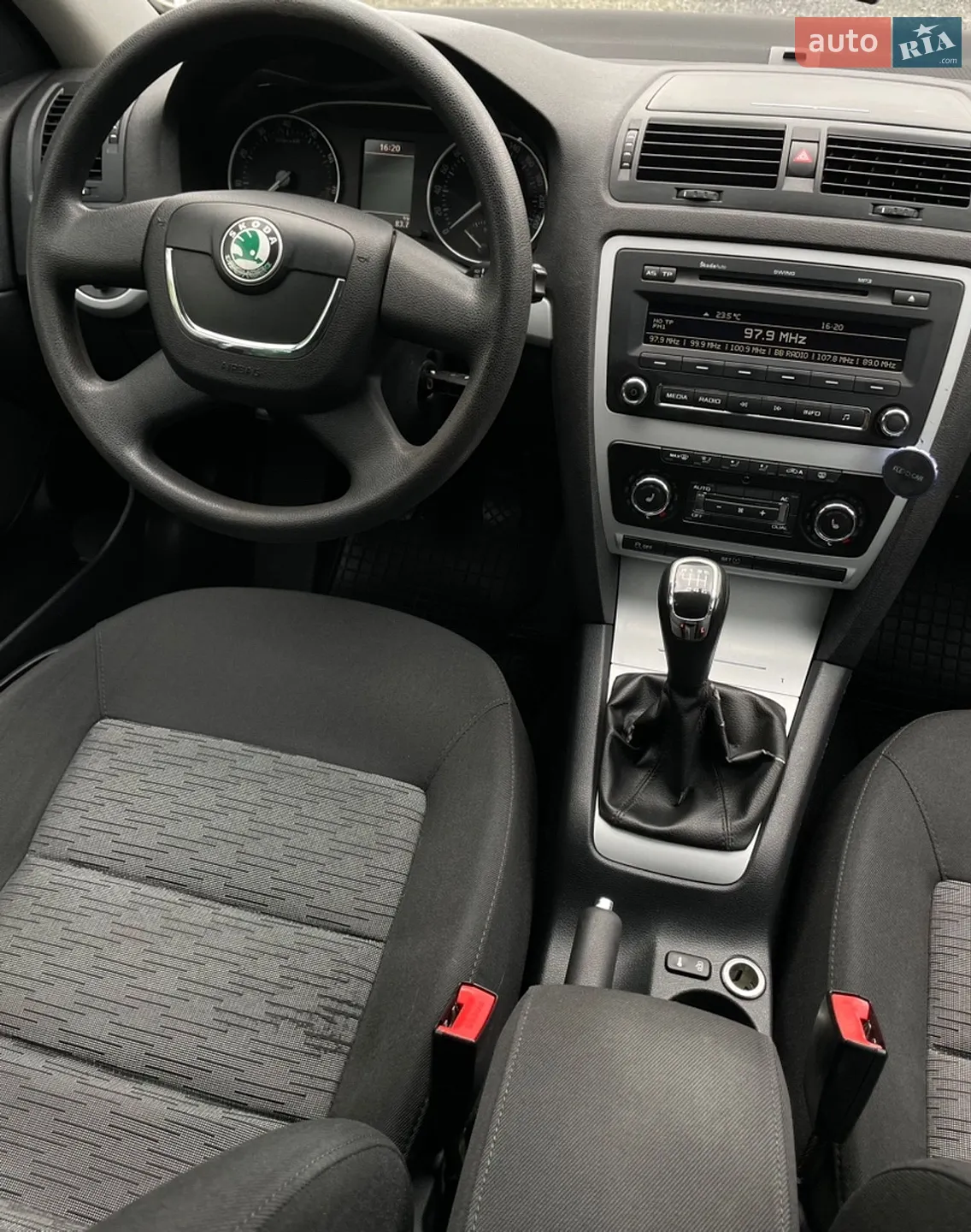 2010 Skoda Octavia - мініатюра 27