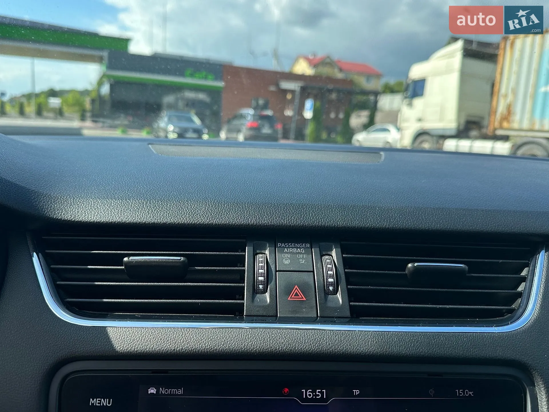 2017 Skoda Octavia - мініатюра 48