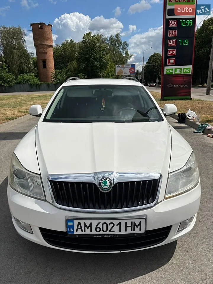 2010 Skoda Octavia - мініатюра 13