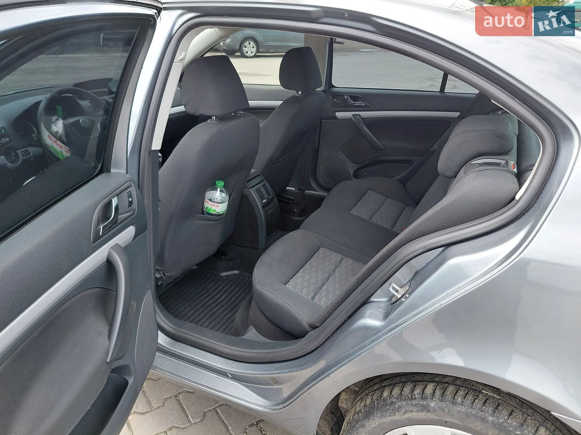 2011 Skoda Octavia - мініатюра 10