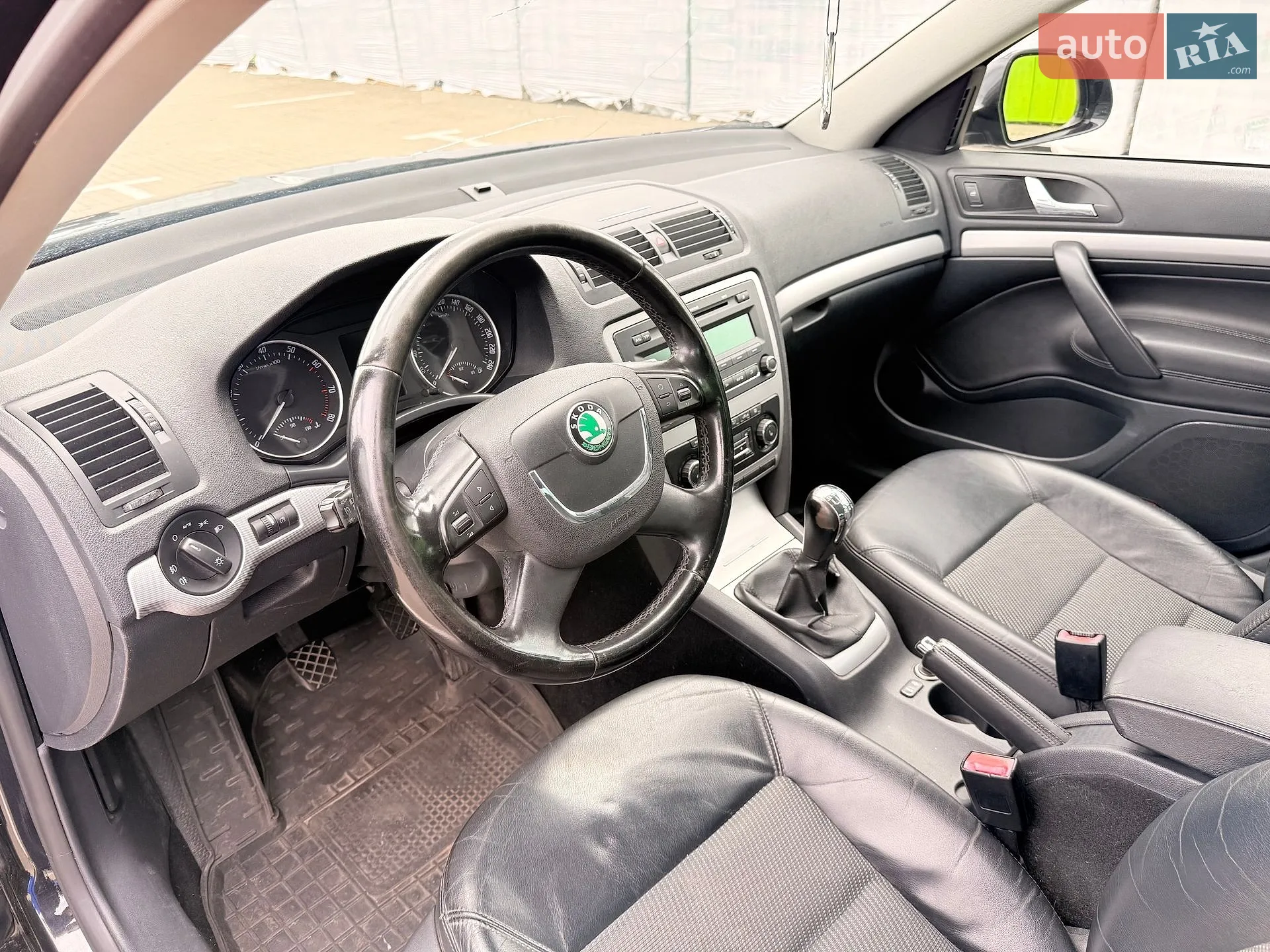 2010 Skoda Octavia - мініатюра 18