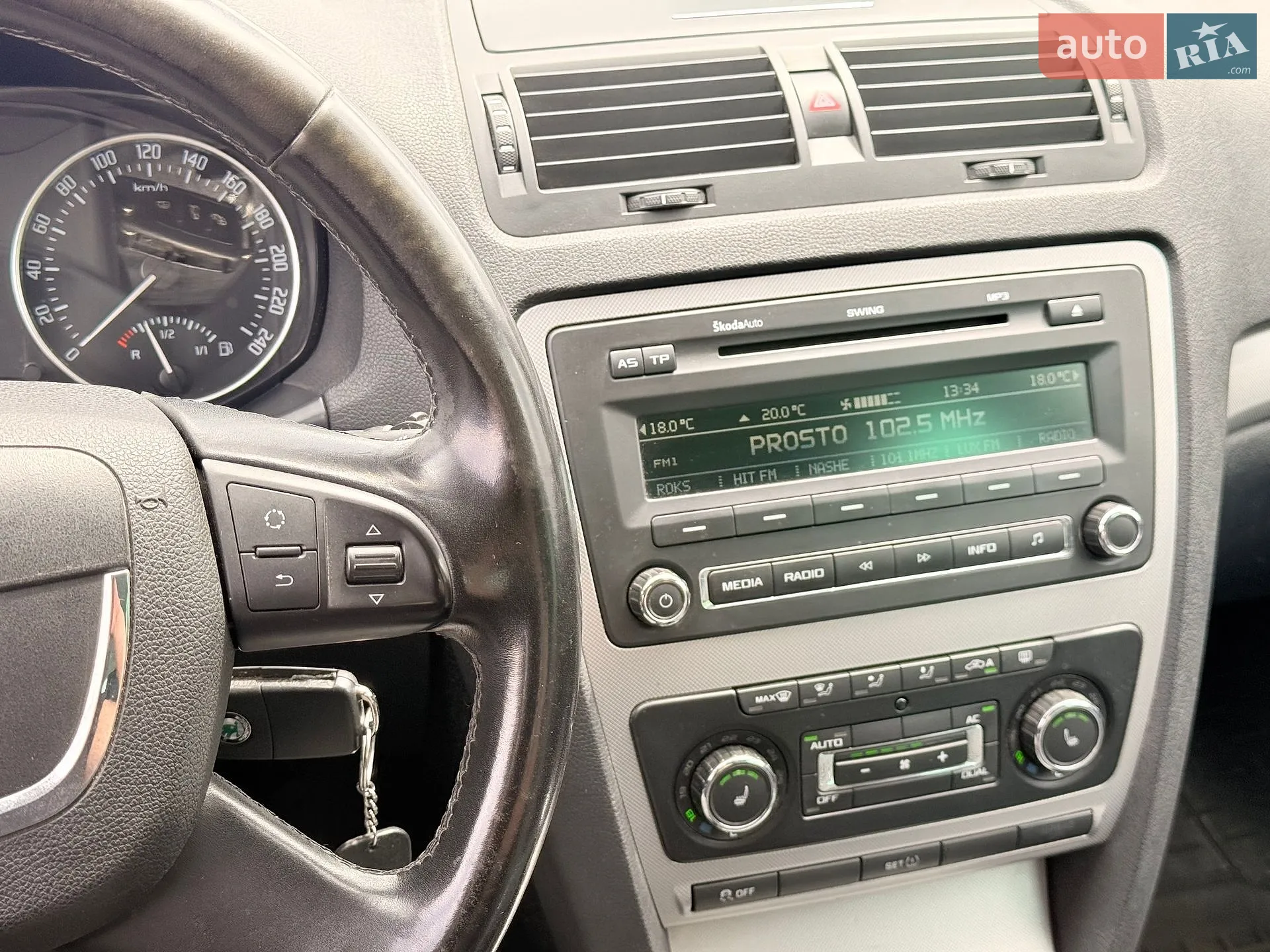 2010 Skoda Octavia - мініатюра 23