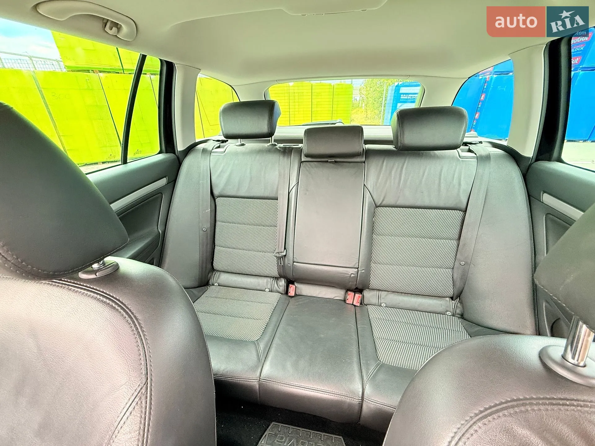 2010 Skoda Octavia - мініатюра 72