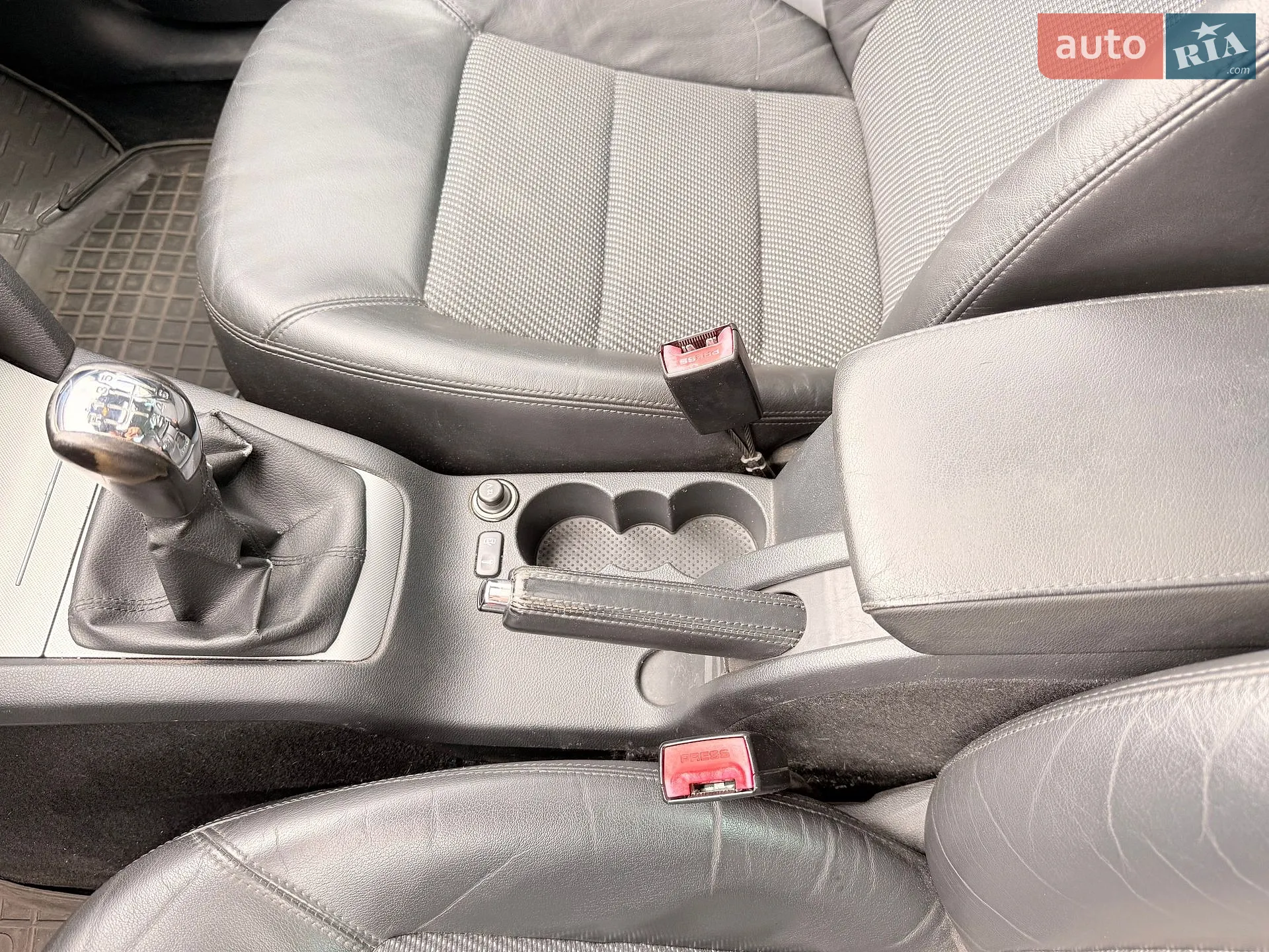 2010 Skoda Octavia - мініатюра 75