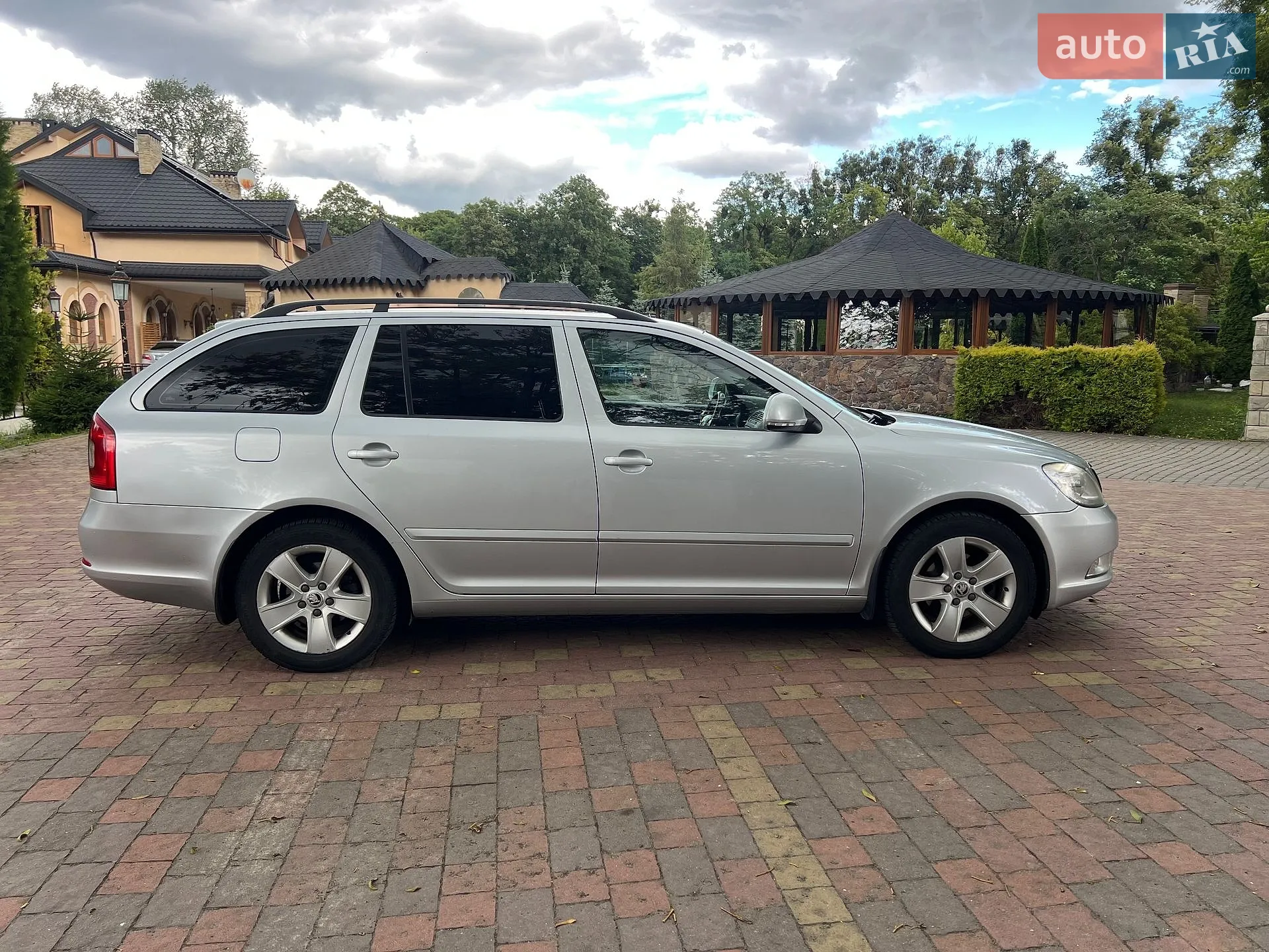 2010 Skoda Octavia - мініатюра 3