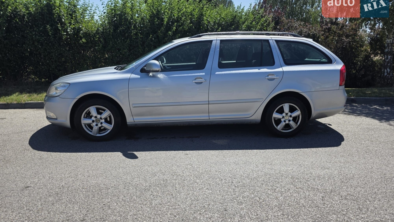2010 Skoda Octavia - мініатюра 16