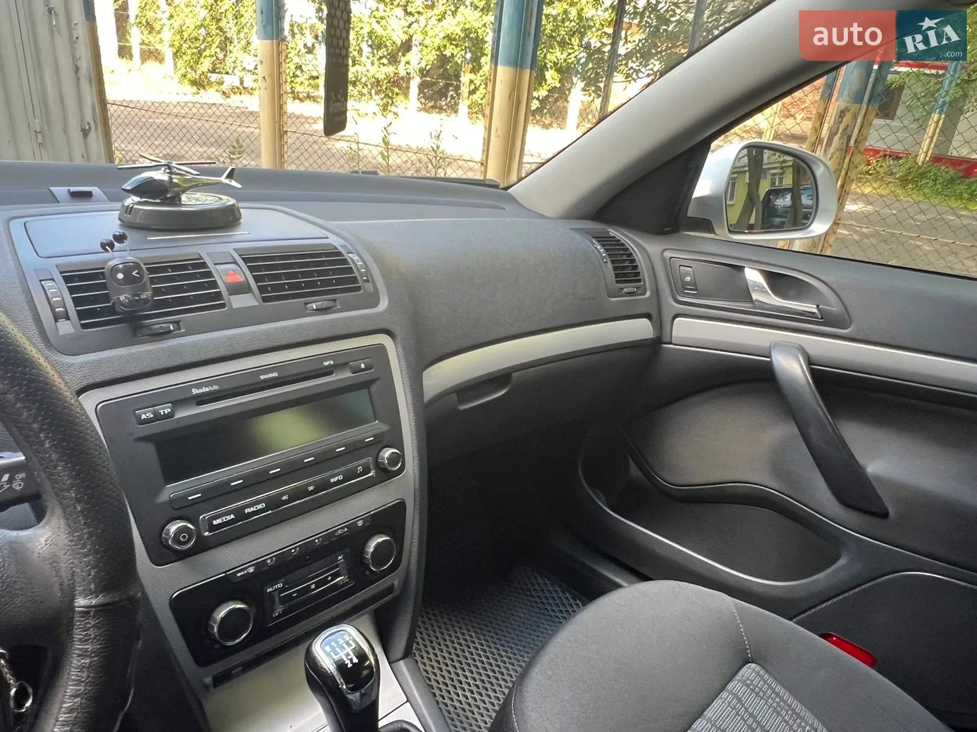 2010 Skoda Octavia - мініатюра 10