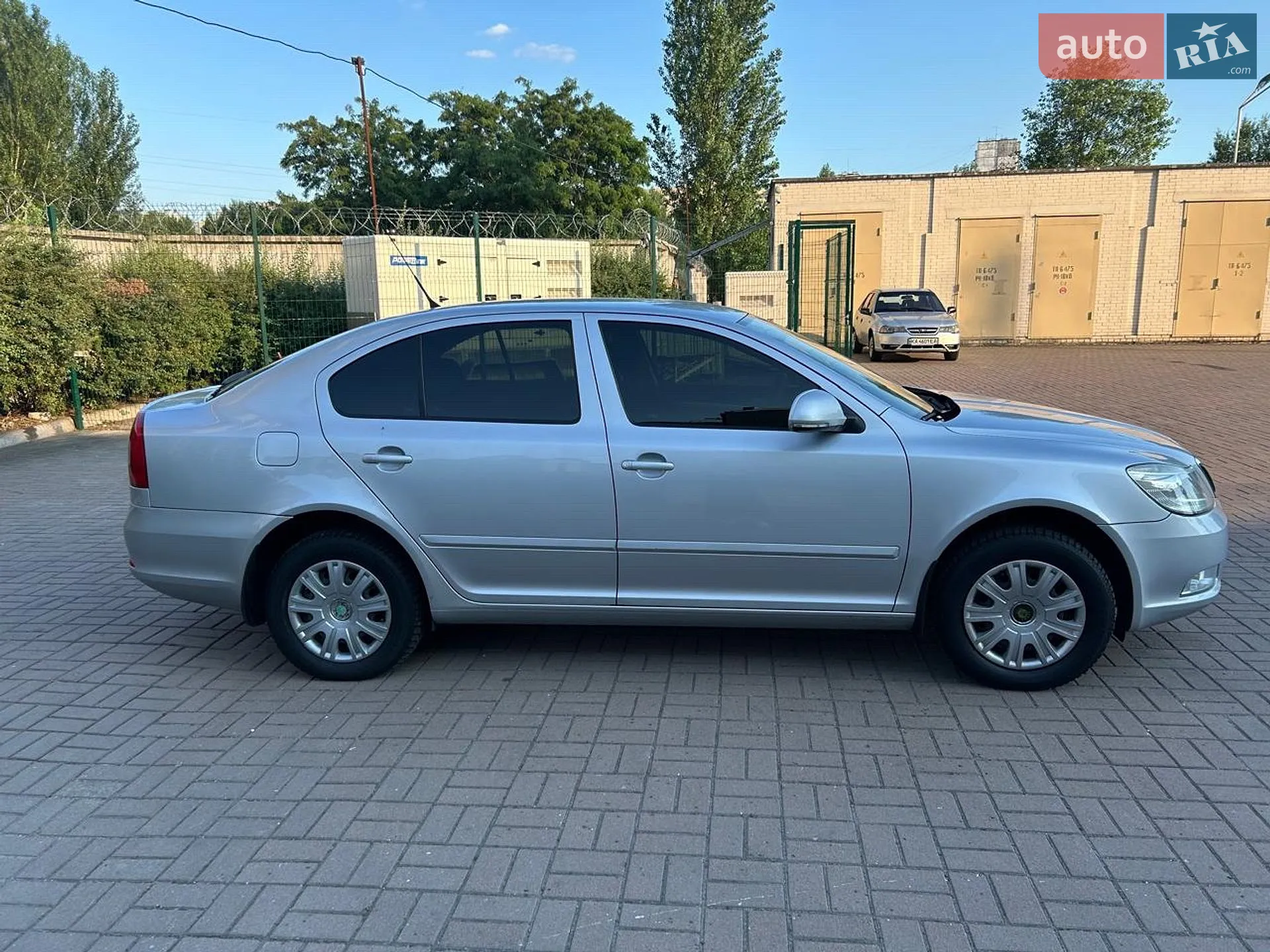 2010 Skoda Octavia - мініатюра 2