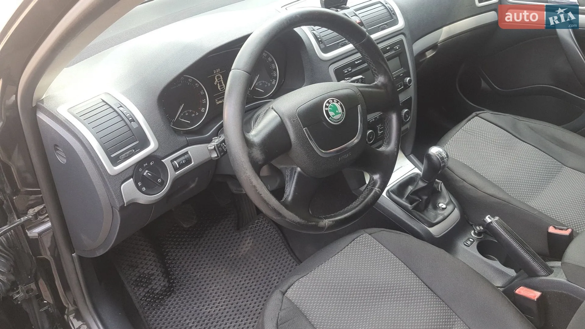 2010 Skoda Octavia - мініатюра 9