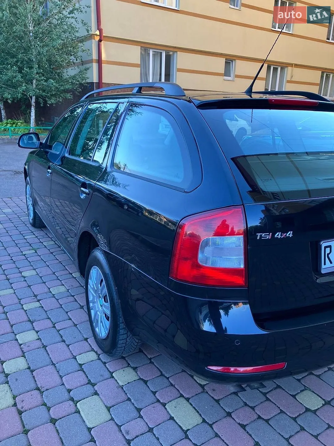 2010 Skoda Octavia - мініатюра 12