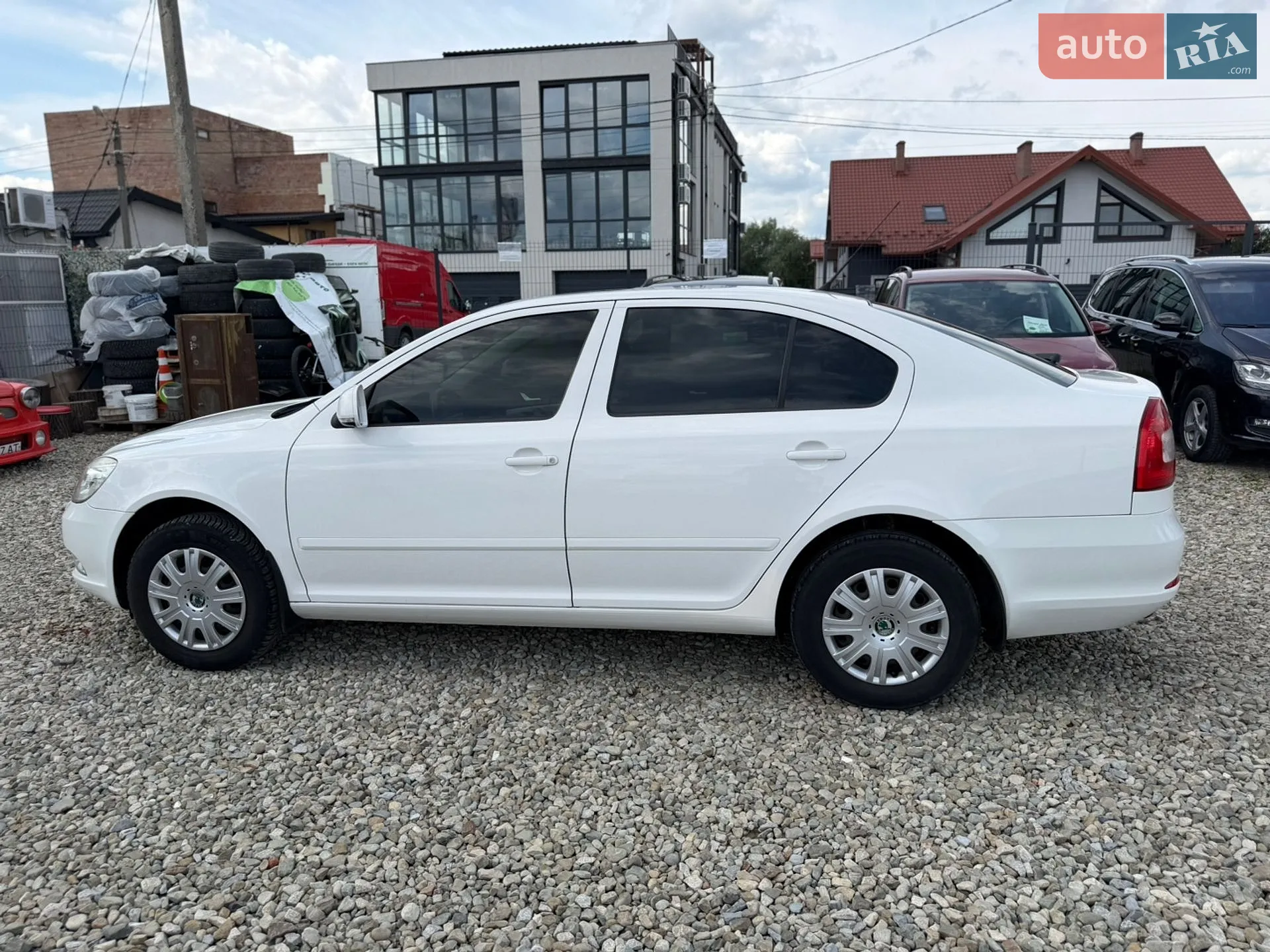 2010 Skoda Octavia - мініатюра 11