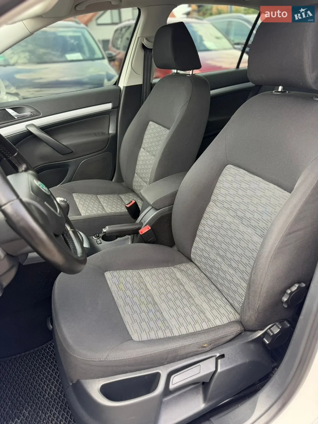 2010 Skoda Octavia - мініатюра 22