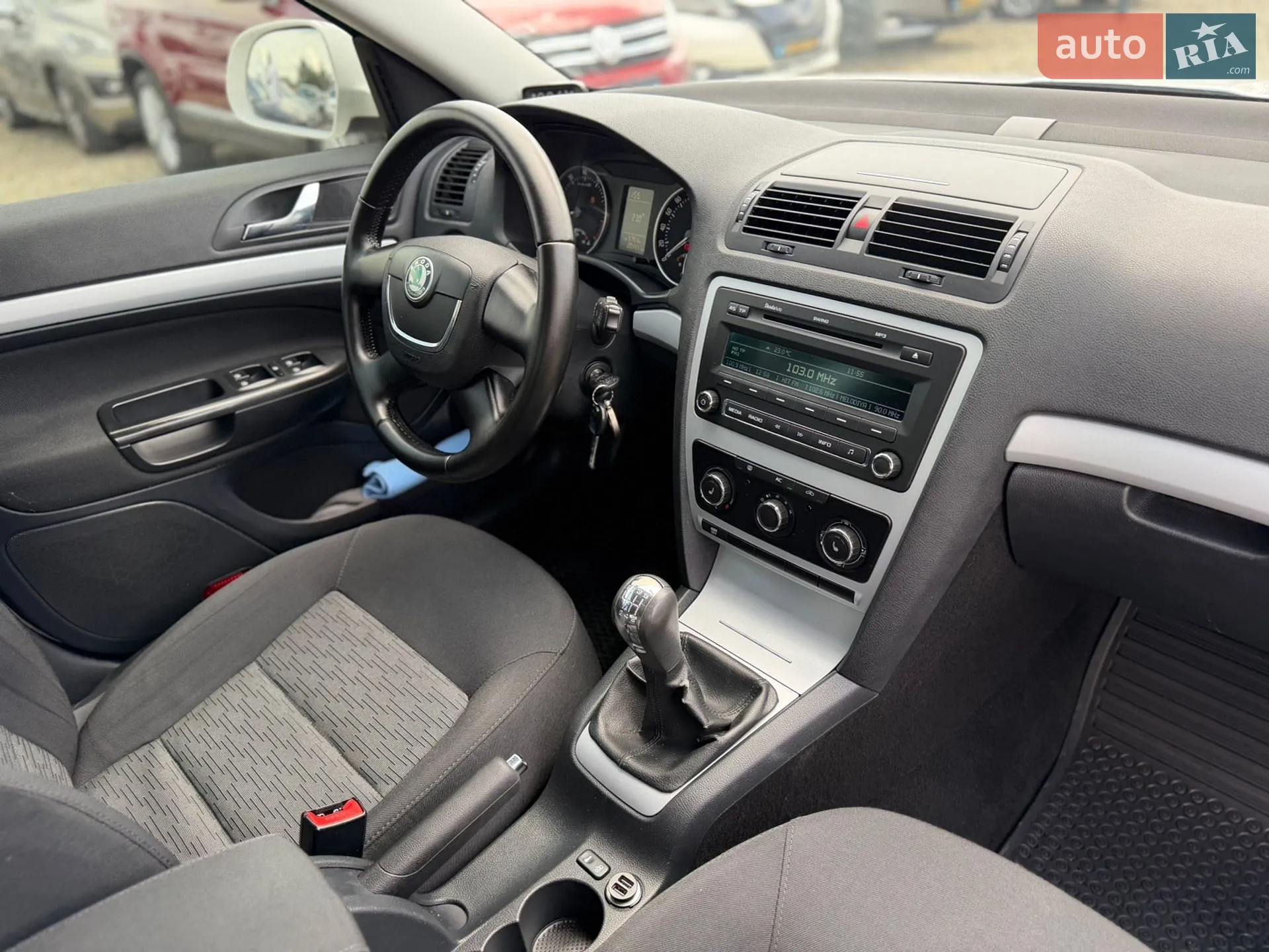 2010 Skoda Octavia - мініатюра 31