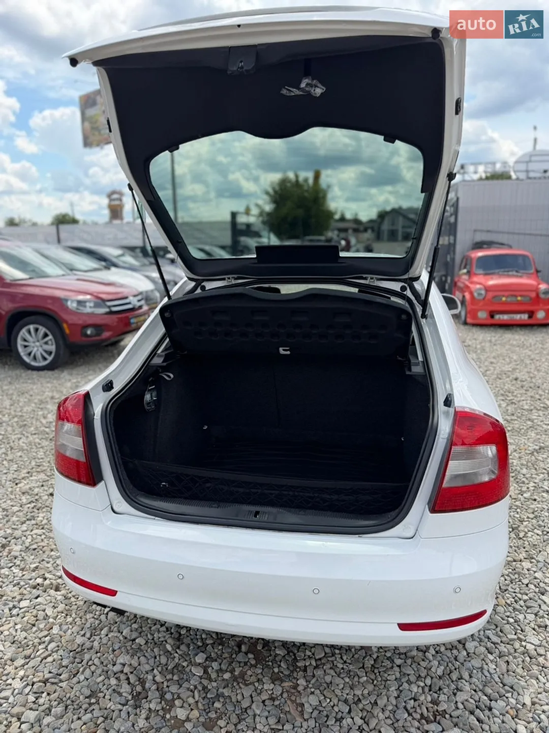 2010 Skoda Octavia - мініатюра 38
