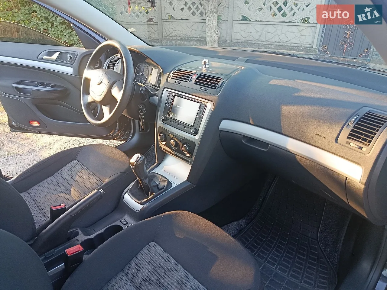 2010 Skoda Octavia - мініатюра 15