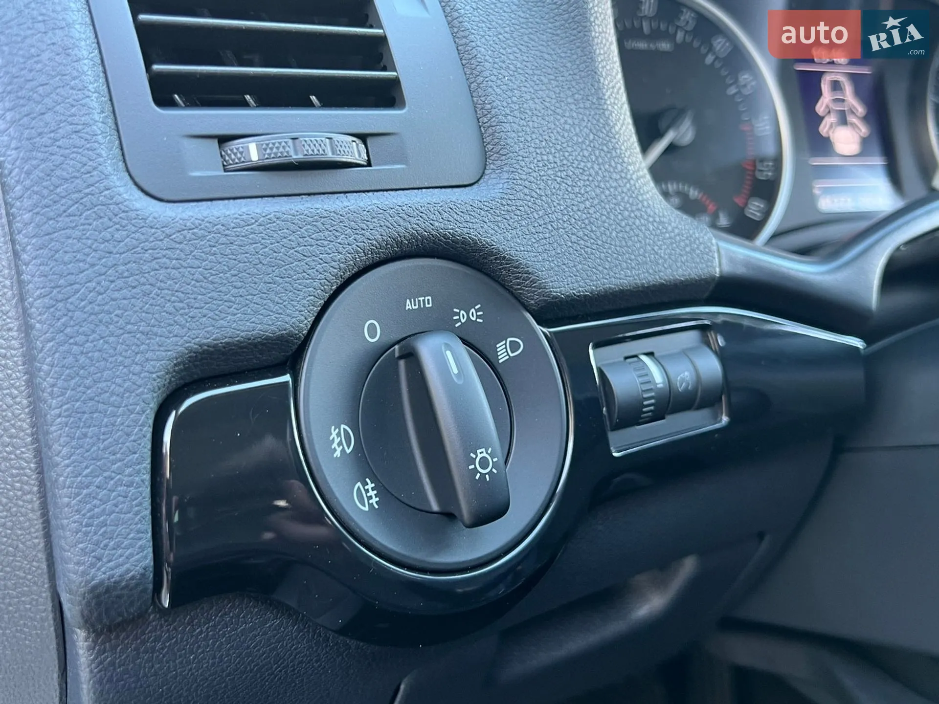2013 Skoda Octavia - мініатюра 88