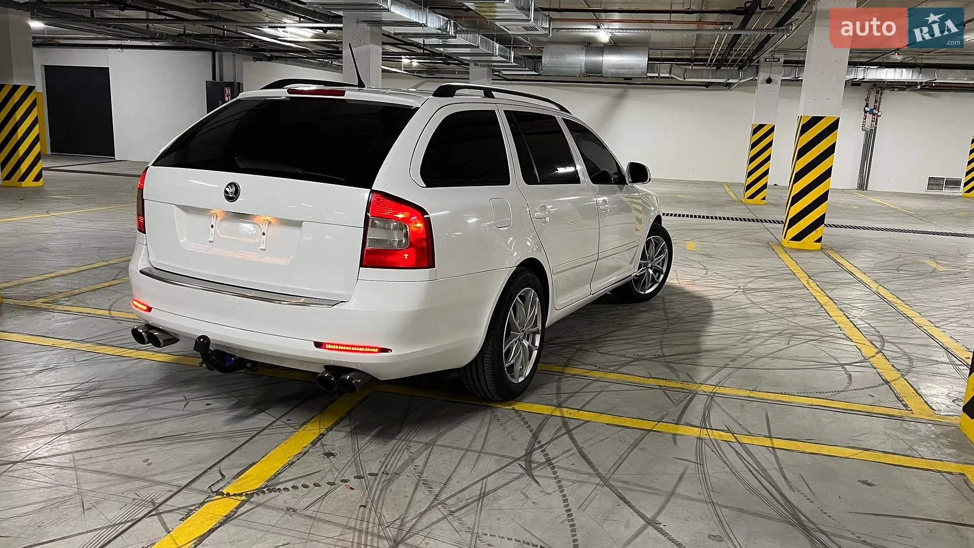 2010 Skoda Octavia - мініатюра 8