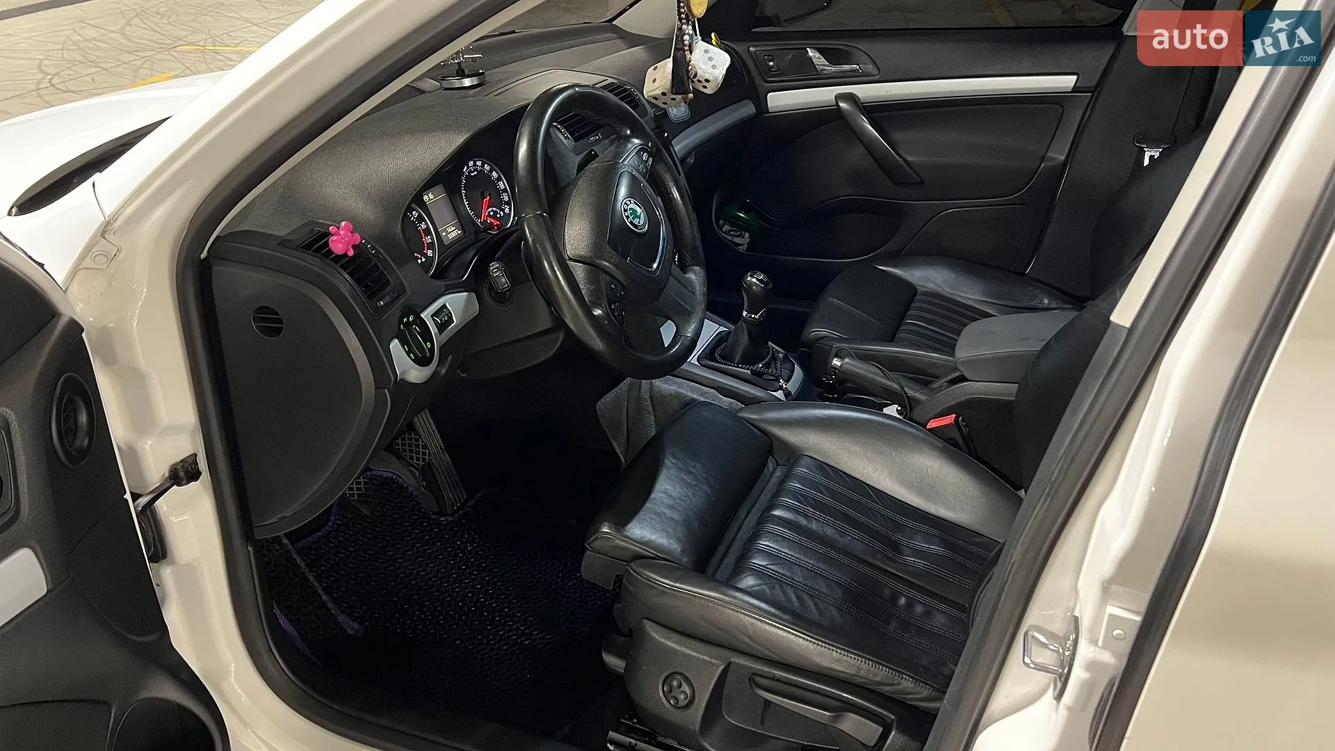 2010 Skoda Octavia - мініатюра 17