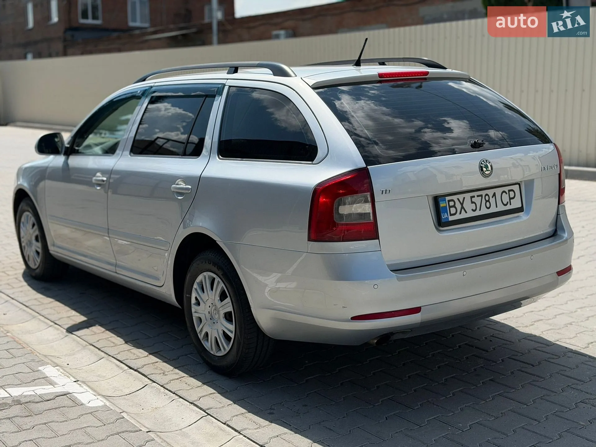 2011 Skoda Octavia - мініатюра 2