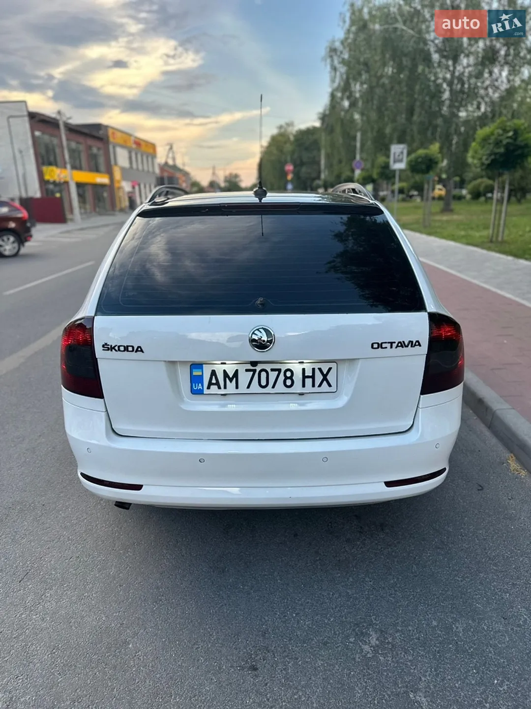 Skoda Octavia 2010 VIN TMBHT61Z4B2026392 фото оголошення 3 з 11