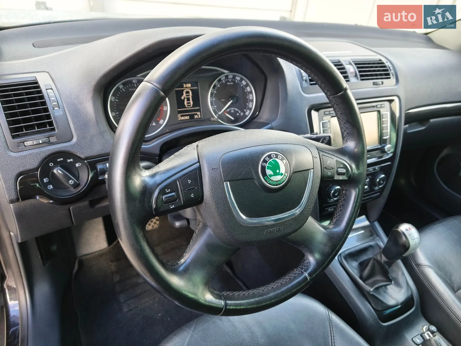 2010 Skoda Octavia - мініатюра 22