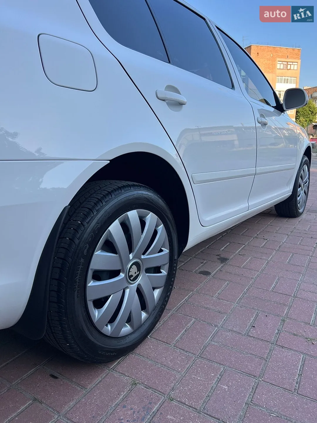 2010 Skoda Octavia - мініатюра 9