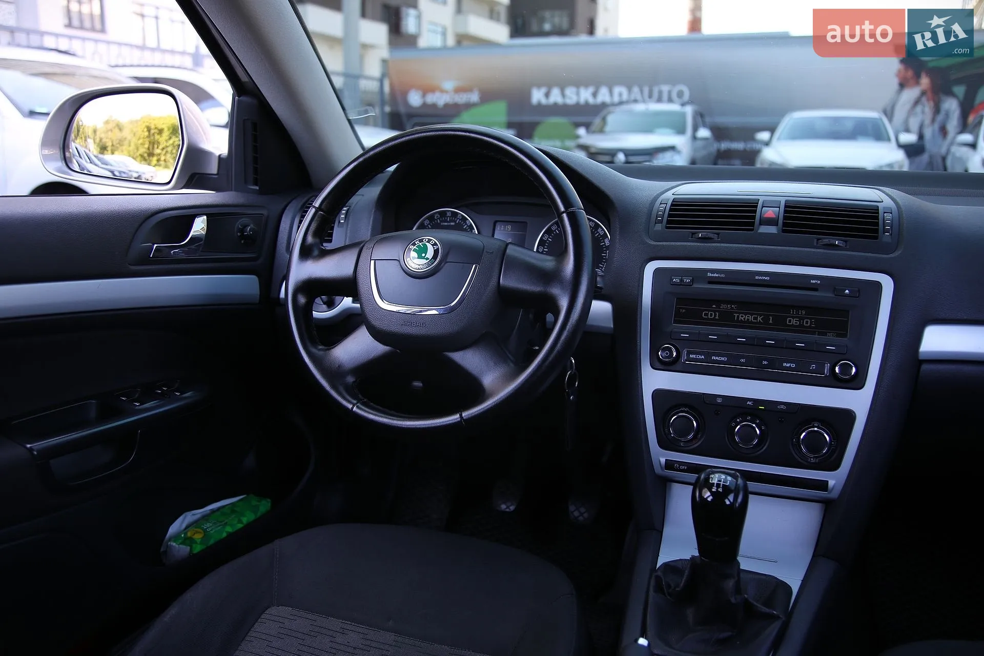2010 Skoda Octavia - мініатюра 11
