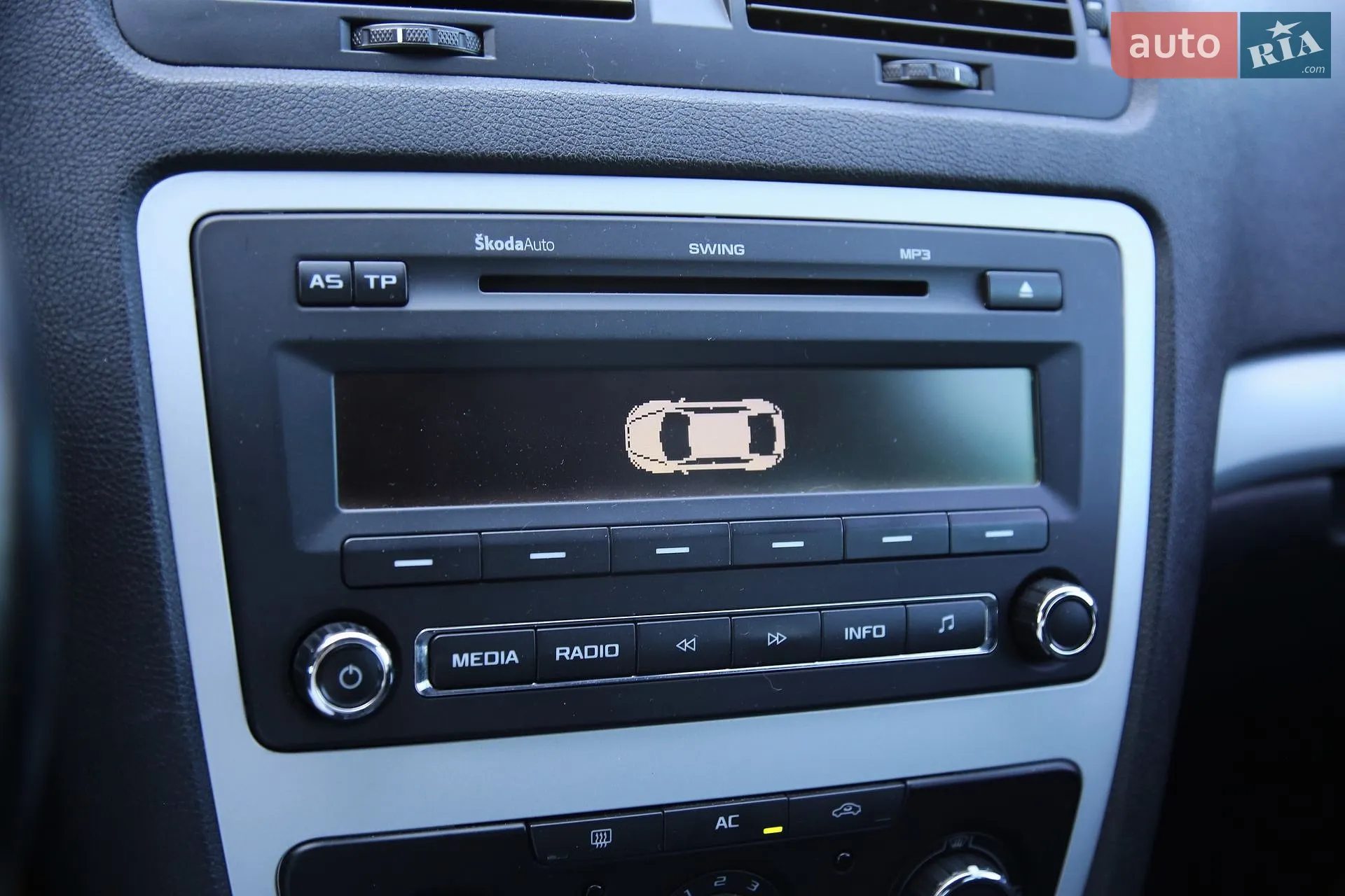 2010 Skoda Octavia - мініатюра 16