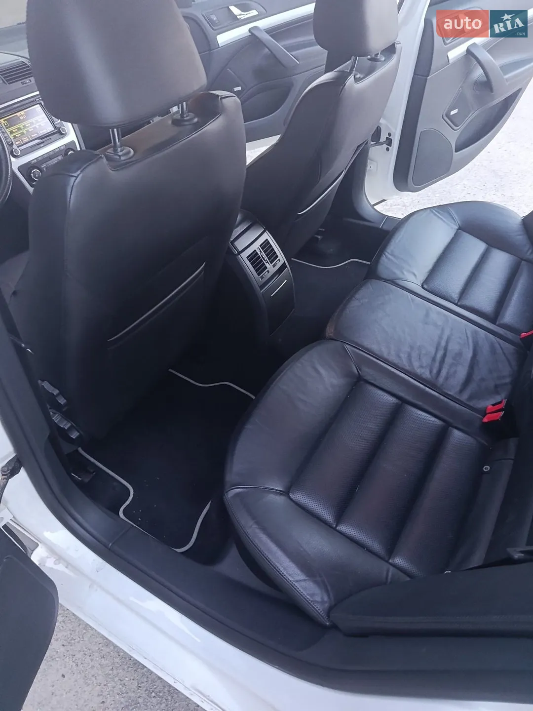 2010 Skoda Octavia - мініатюра 13